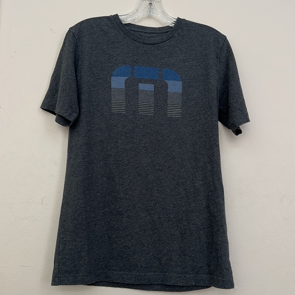 Travis Matthew Gray Graphic tee with signature TM logo Crewneck Size S